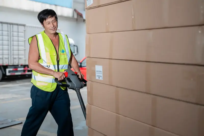 Pick up goods using forklift